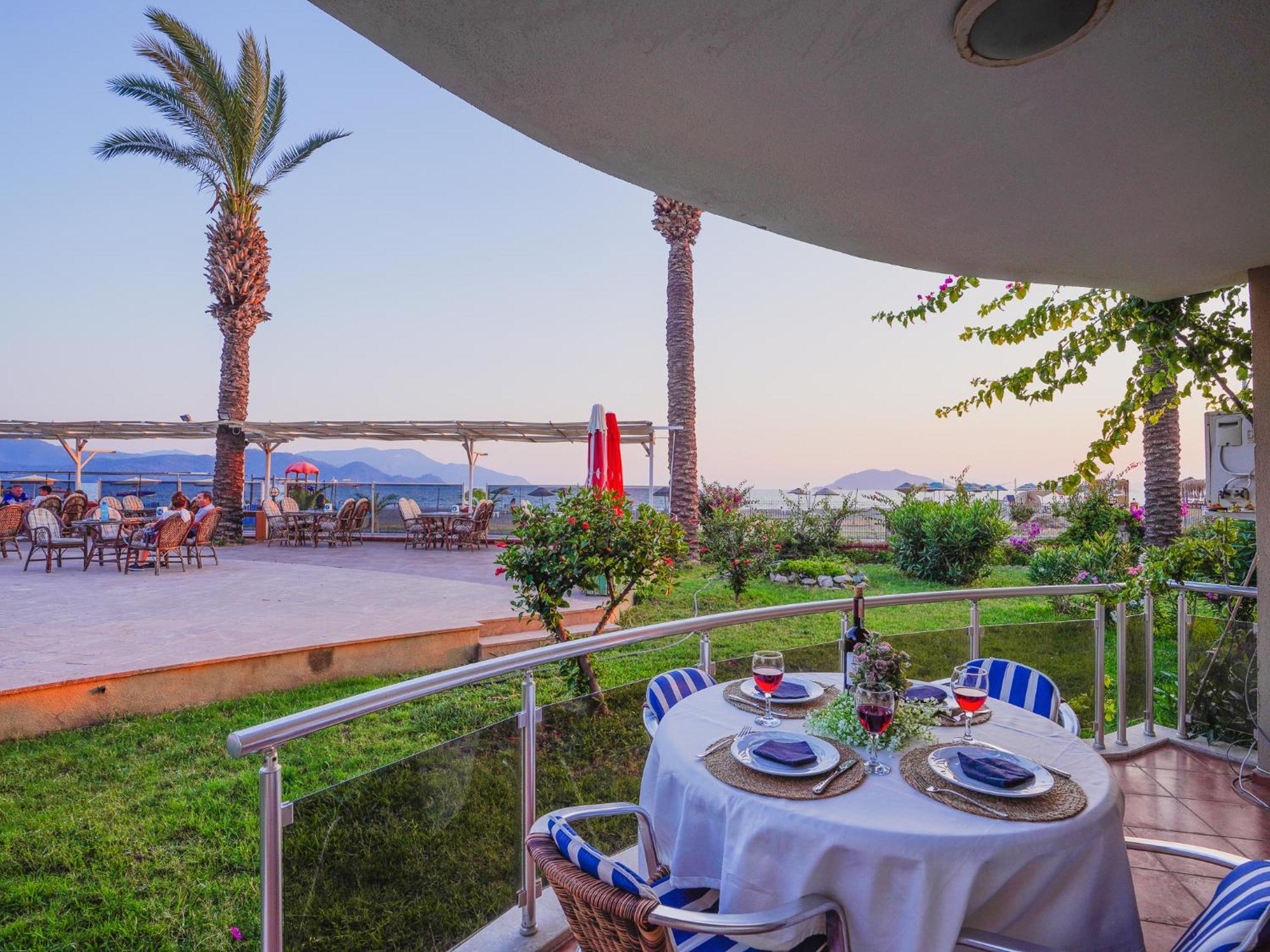 Sunset Beach Club Aqua Lettings Fethiye Exterior foto